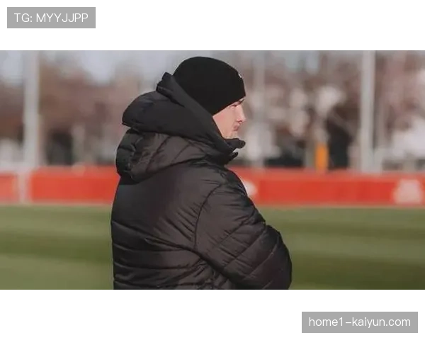 门兴总监称波兰斯基充满正能量确认将继续担任球队主教练